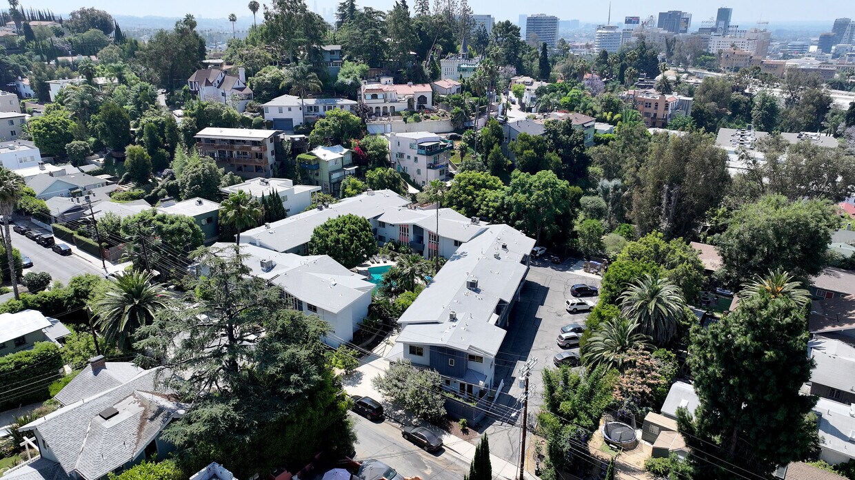 Walking distance to Bowl, and Bld - 6400 Primrose Ave