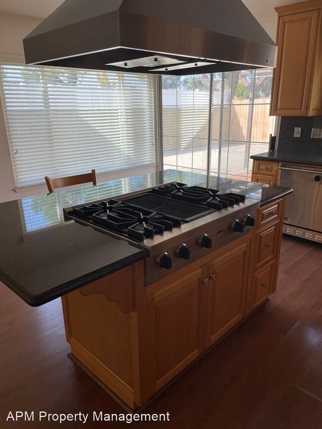 Building Photo - 3 br, 2 bath House - 1125 Grossmont Dr