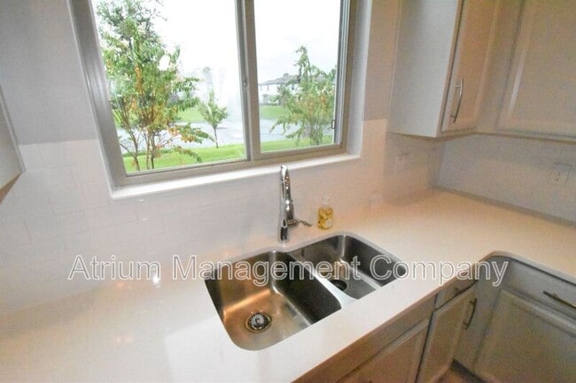 Building Photo - 401 Evertree Loop