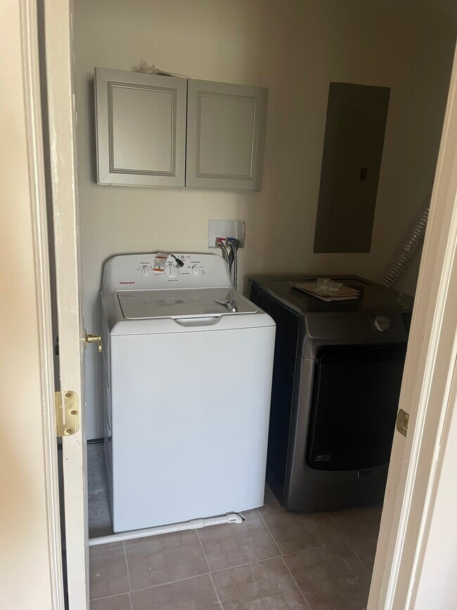 Building Photo - 222 W Golden Eagle Cir