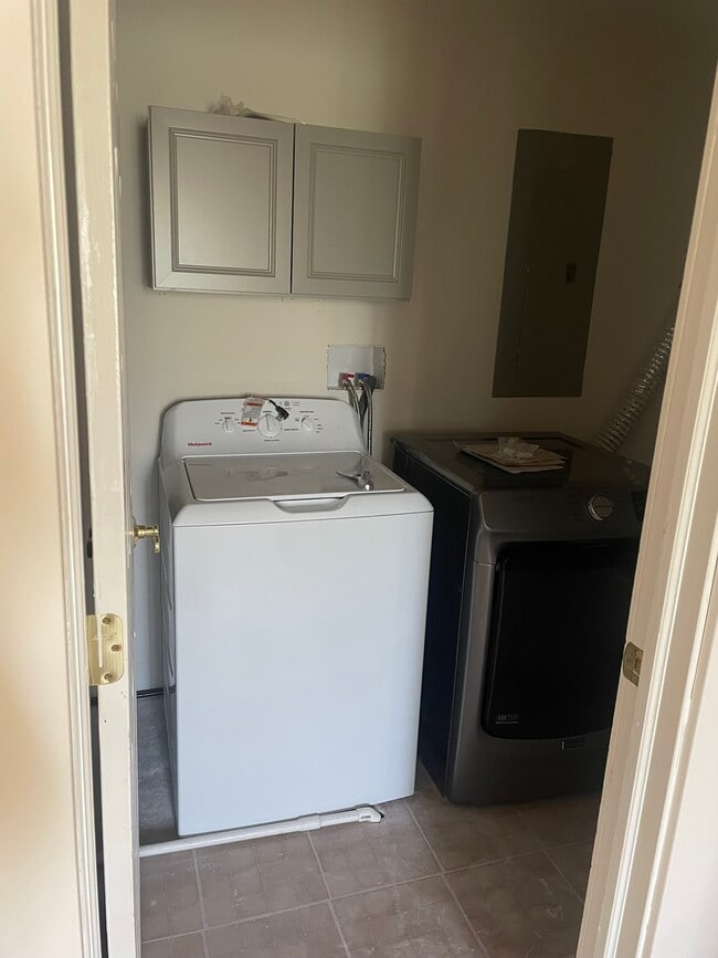 Building Photo - 222 W Golden Eagle Cir