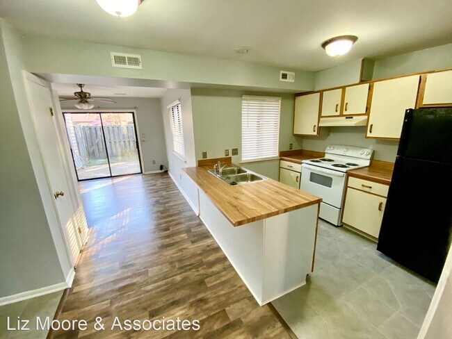 Foto del edificio - 2 br, 2.5 bath House - 1116 North Green Drive