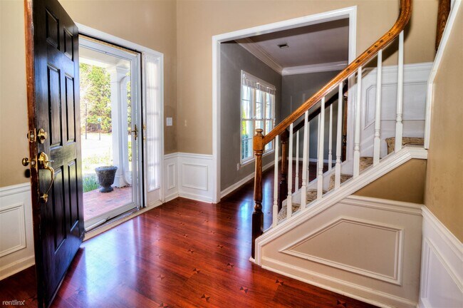 Building Photo - 4 br, 2.5 bath House - 4915 Agate Dr