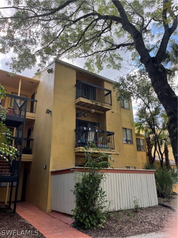 Building Photo - 2875 Winkler Ave