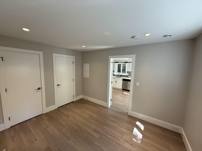 Building Photo - 3842 Emerald Dr