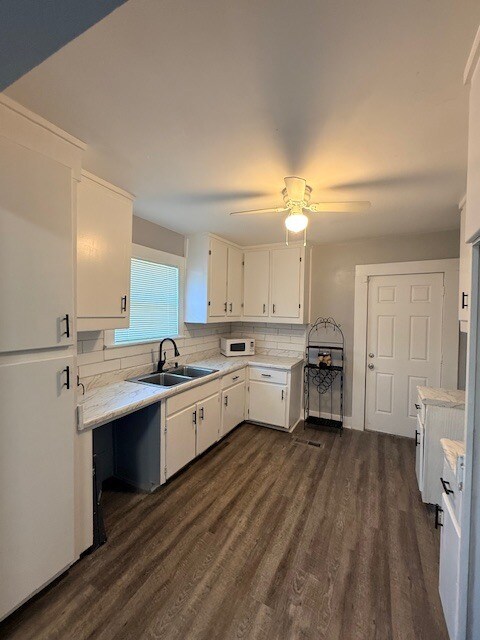 Building Photo - 2524 35th Ave N