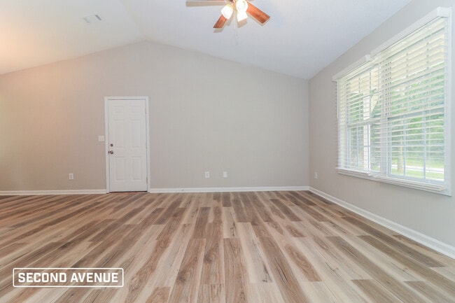 Building Photo - 905 Woodwind Dr