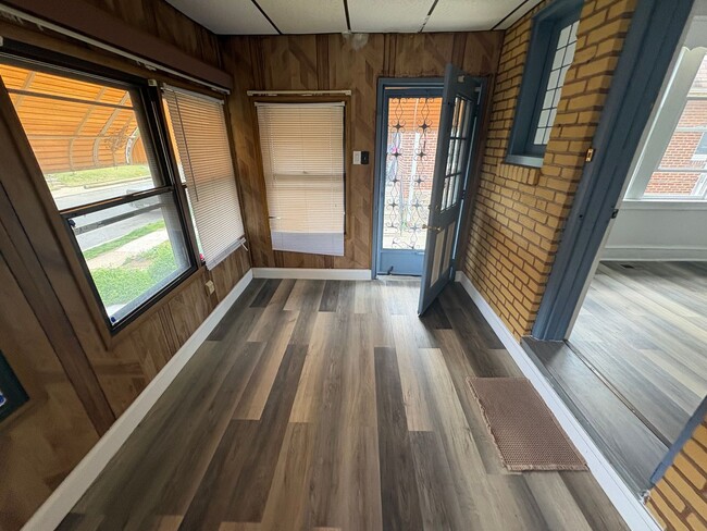 Photo - 1806 Hoffnagle St House