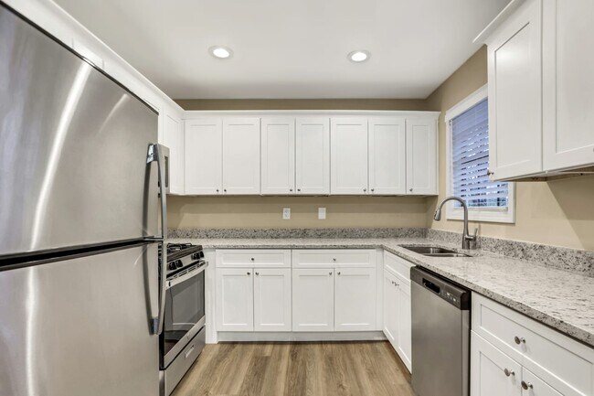 Building Photo - 1790 Silver Leaf Ct Sw