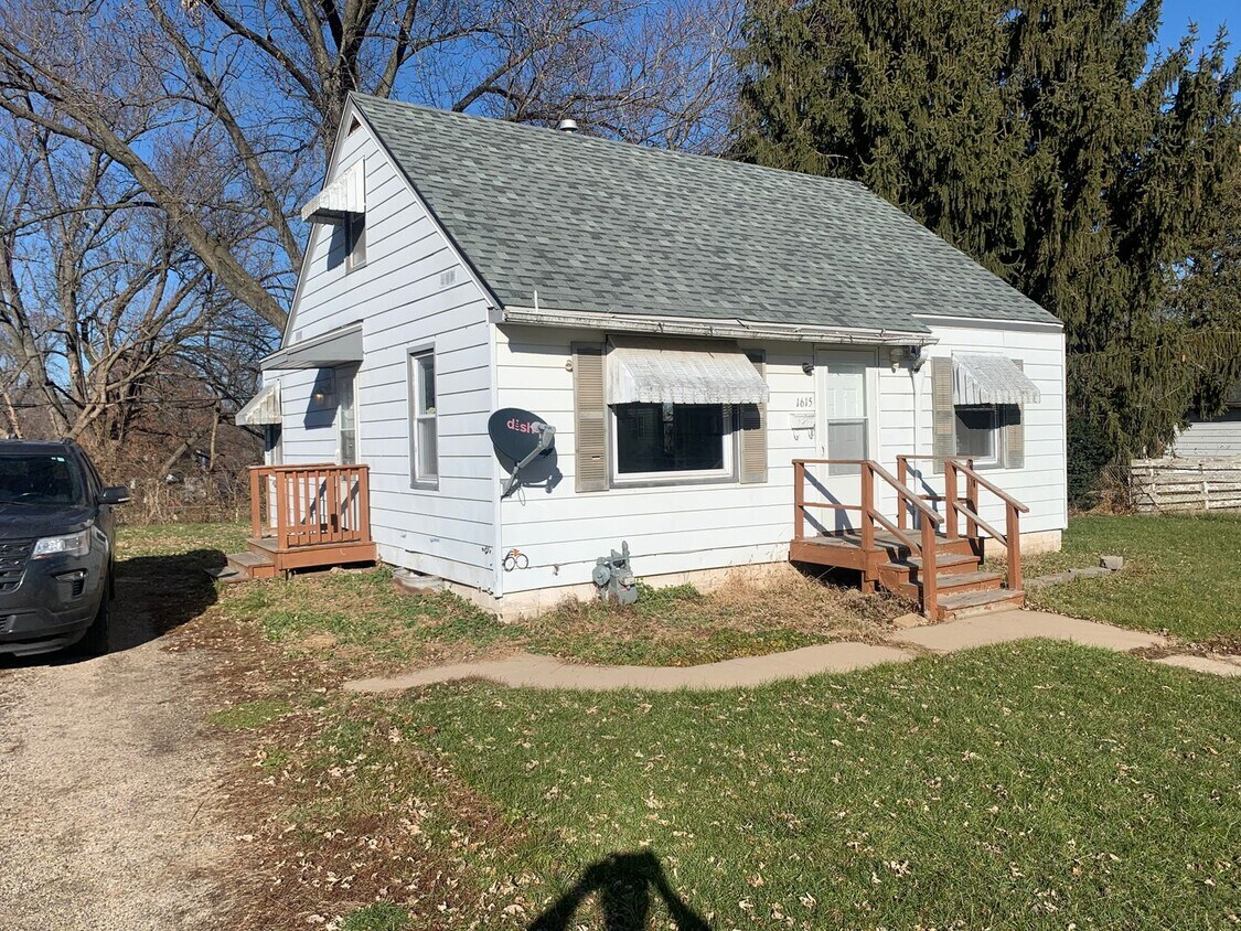 Primary Photo - House for rent