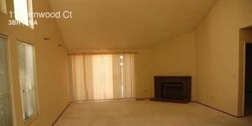 Building Photo - 11 Fernwood Ct