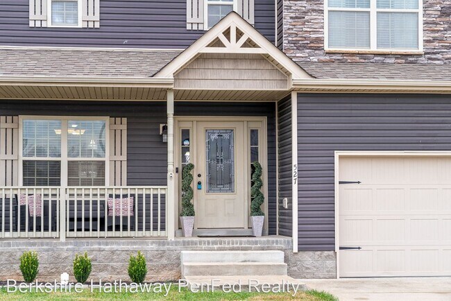 Foto del edificio - 4 br, 2.5 bath House - 527 Falkland Cir