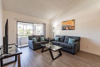 Building Photo - 7350 N Via Paseo Del Sur Q201 Via