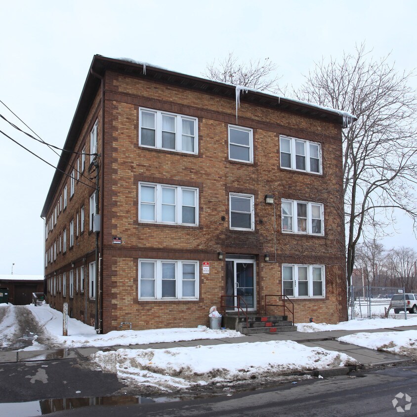 118 CON Castle ¡St - 118 W Castle St