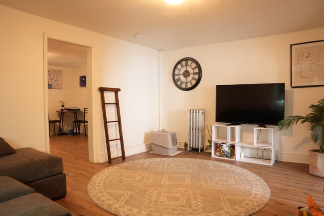 Foto del edificio - 1130 Blair Ave