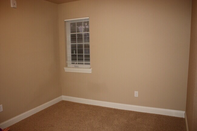 Foto del edificio - 102 Grandview Ct