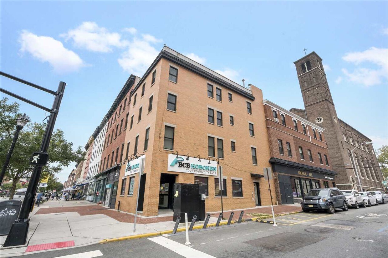 Building Photo - 62 4th St
