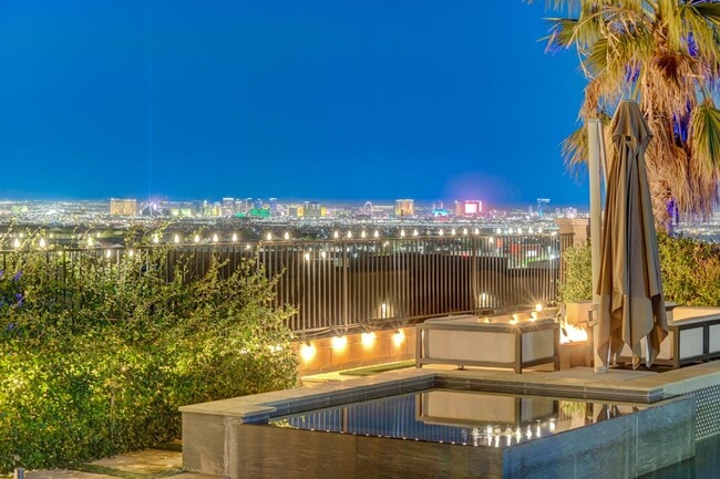 Building Photo - Distinctive Fully Furnished Estate in The Canyons!
