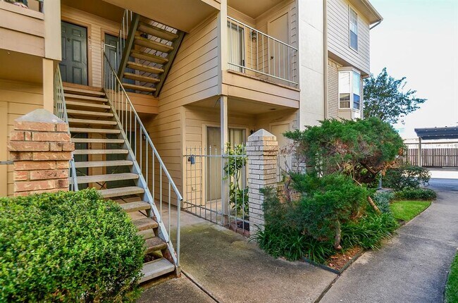 Foto del edificio - 12550 Whittington Dr
