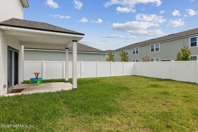 Foto del edificio - 14753 Cashew Ave