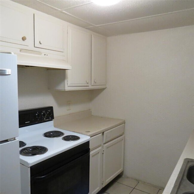 Building Photo - 3417 Avenue O