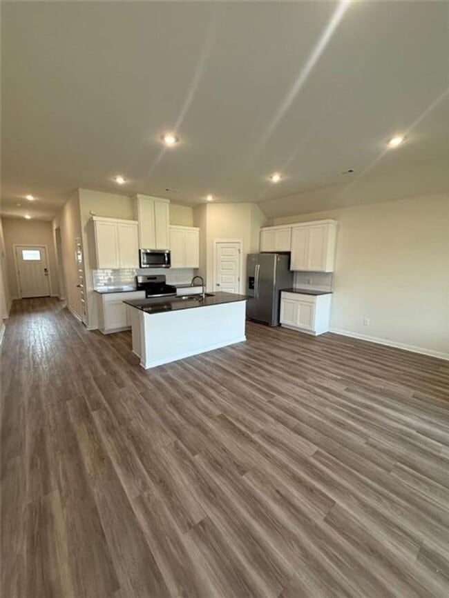 Building Photo - Beautiful Home in a Great Location