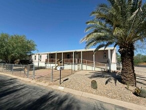 Building Photo - 2640 S Cottonwood Ln