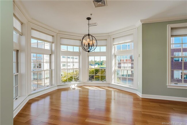 Dining Room - 85 Memorial Rd