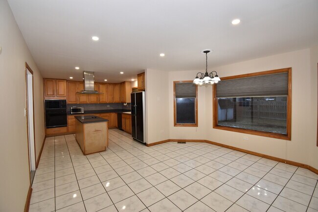 Building Photo - 978 Oceanside Terrace