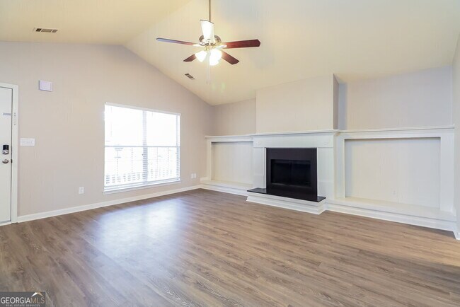 Foto del edificio - 4651 Jackam Ridge Ct