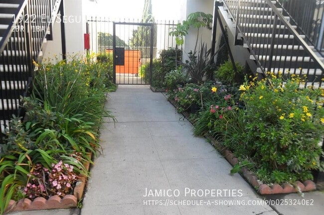 Building Photo - 1922 El Segundo Blvd