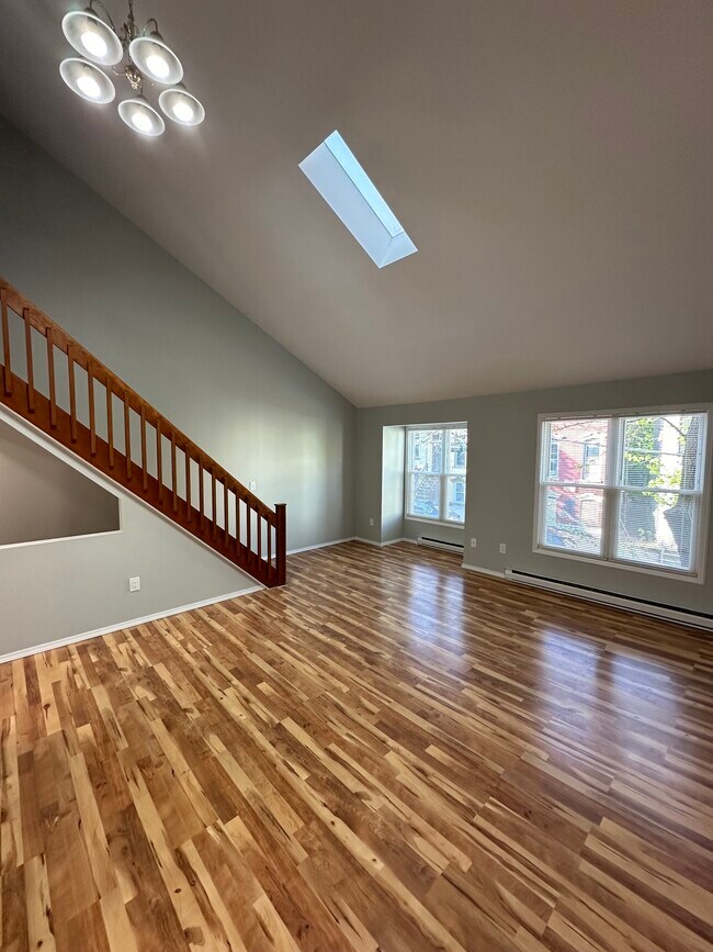 Foto del edificio - 2 Myrtle Ave