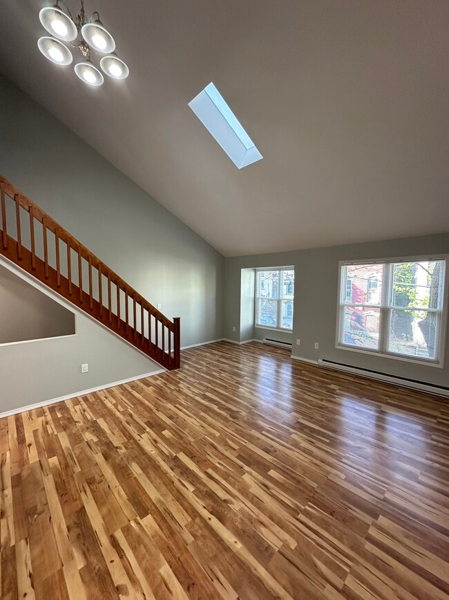 Building Photo - 2 Myrtle Ave