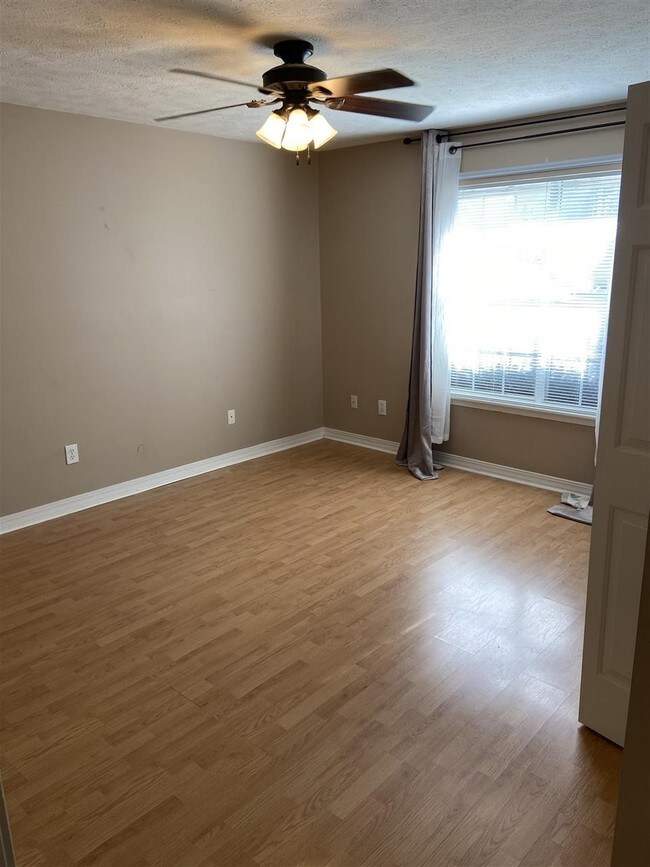 Building Photo - 134 Kings Ridge Dr