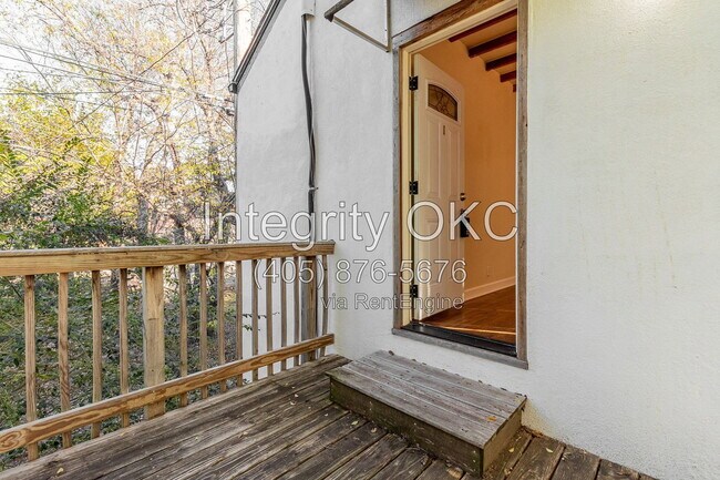 Foto del edificio - 1828 Carey Pl