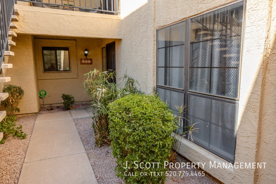 Primary Photo - 8344 N 21st Dr