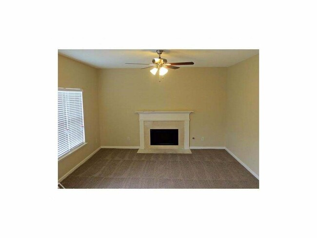 Building Photo - 4082 Arabian Way SW