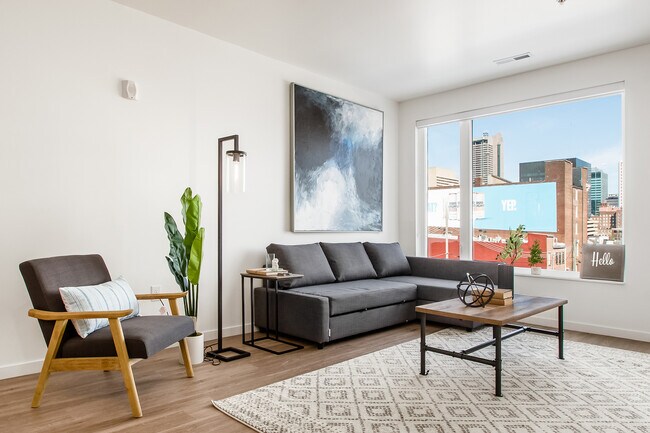 Harlow Estudio - Harlow on Main