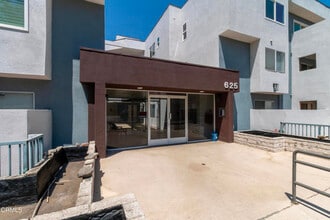 Building Photo - 625 E Del Mar Blvd