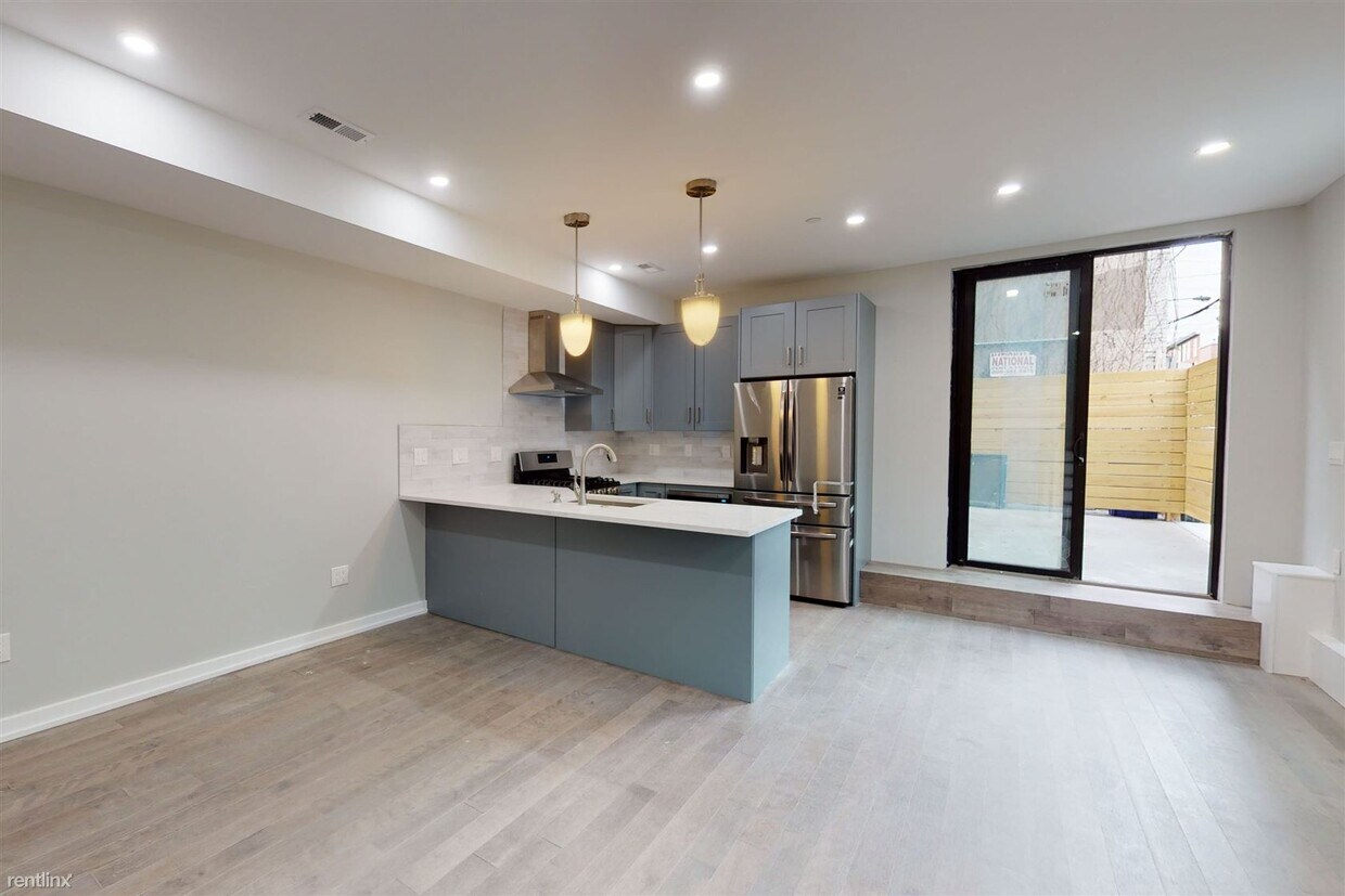 Primary Photo - 2 br, 2 bath Triplex - 730 N 16th ST Unit 2