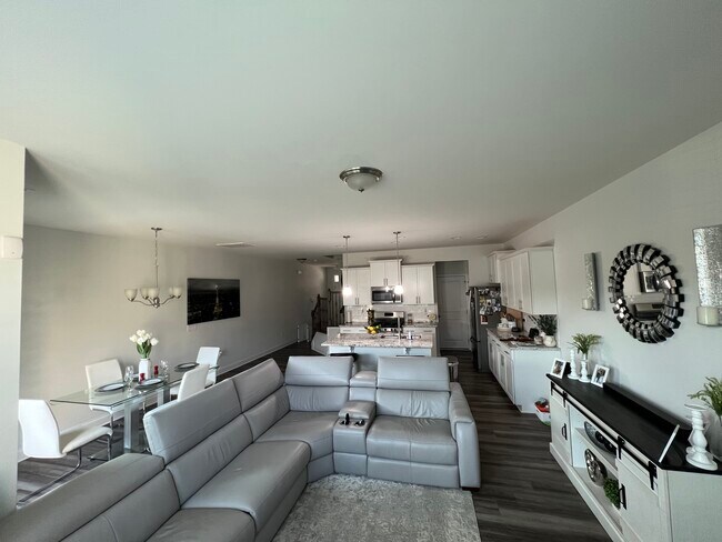 Foto del edificio - 1110 Apogee Dr