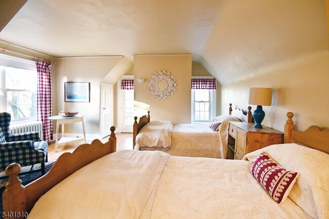 Building Photo - 15 Euclid Ave