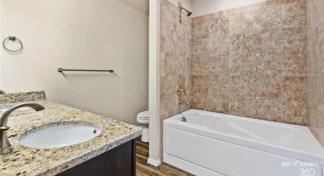 Building Photo - 2117 Cedar Cir