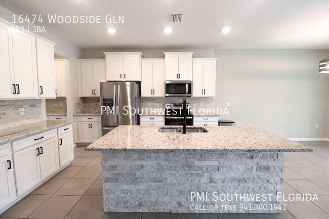 Foto del edificio - 16474 Woodside Gln