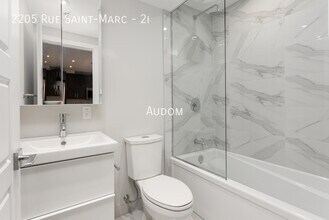 Interior Photo - Saint-Marc