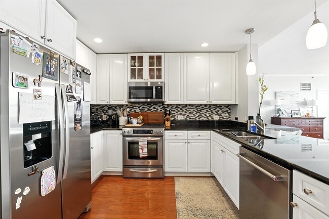 Building Photo - 1125 Maxwell Ln