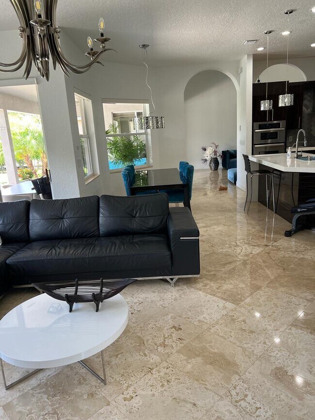 Foto del edificio - 21510 Halstead Dr