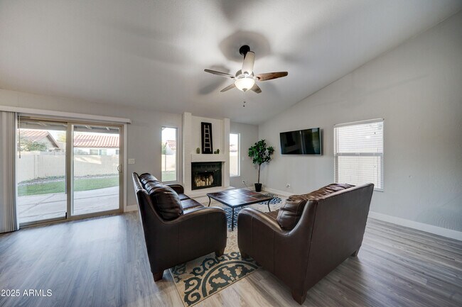 Foto del edificio - 2230 E Flossmoor Ave