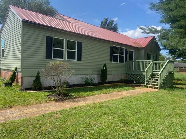 Building Photo - Mascot 37806 - Beautifully renovated 3 bed...