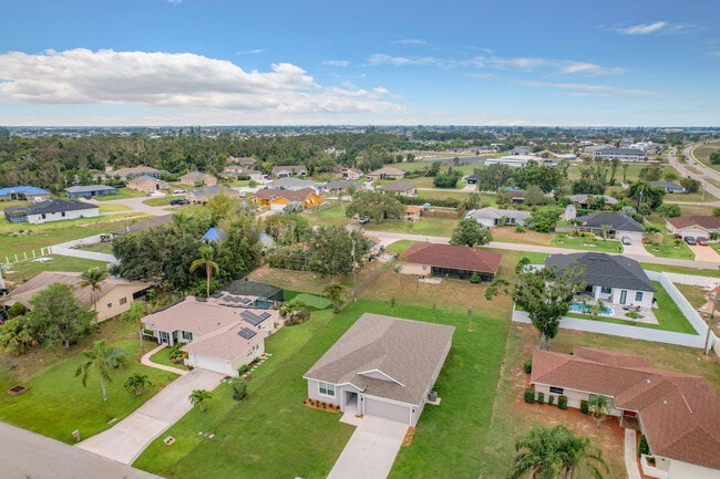 Building Photo - 736 SW 5th St